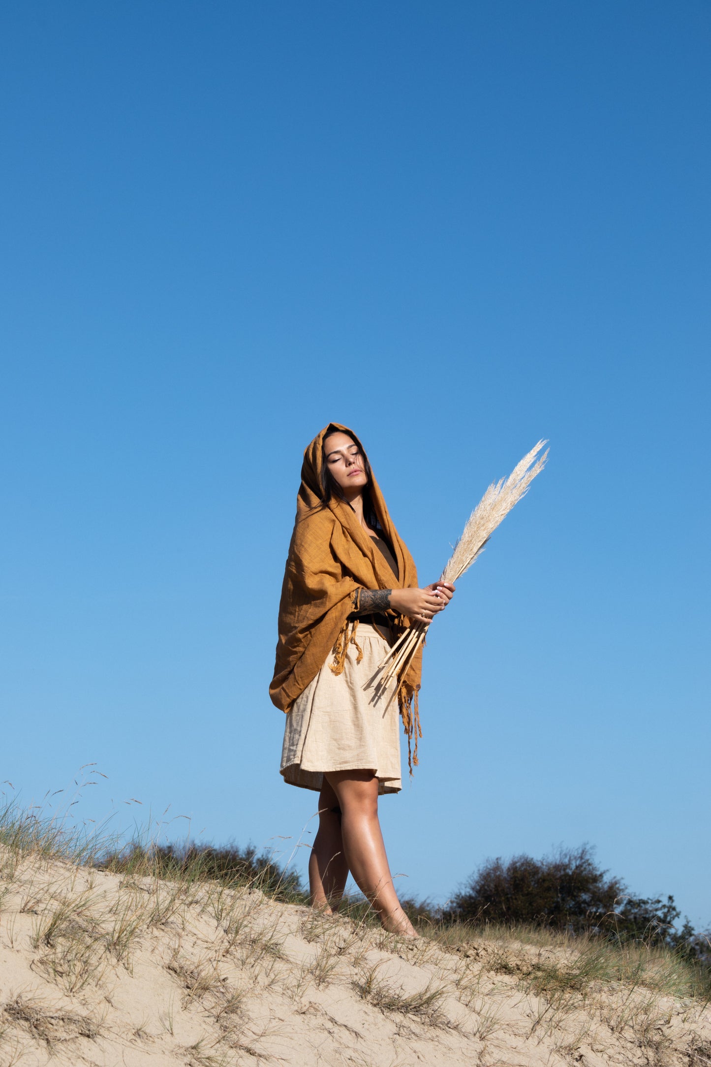 Bohemian scarf with tassels in a soft light natural cotton | Caramel