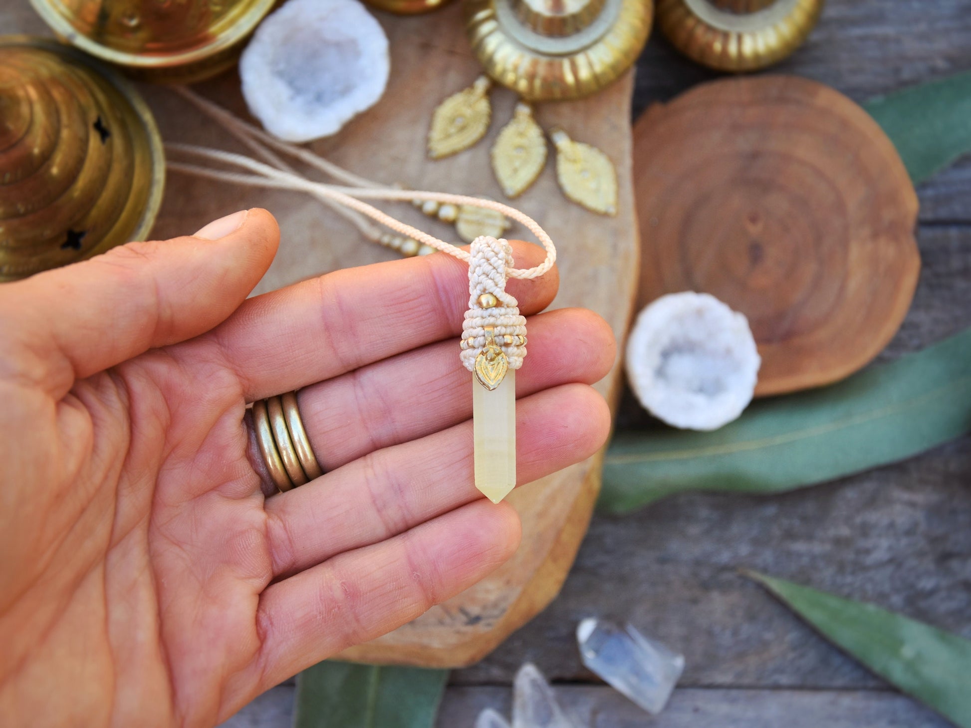 Small tower crystal pendant | Boho pendant | Yoga pendant | Spiritual pendulum | natural pendant