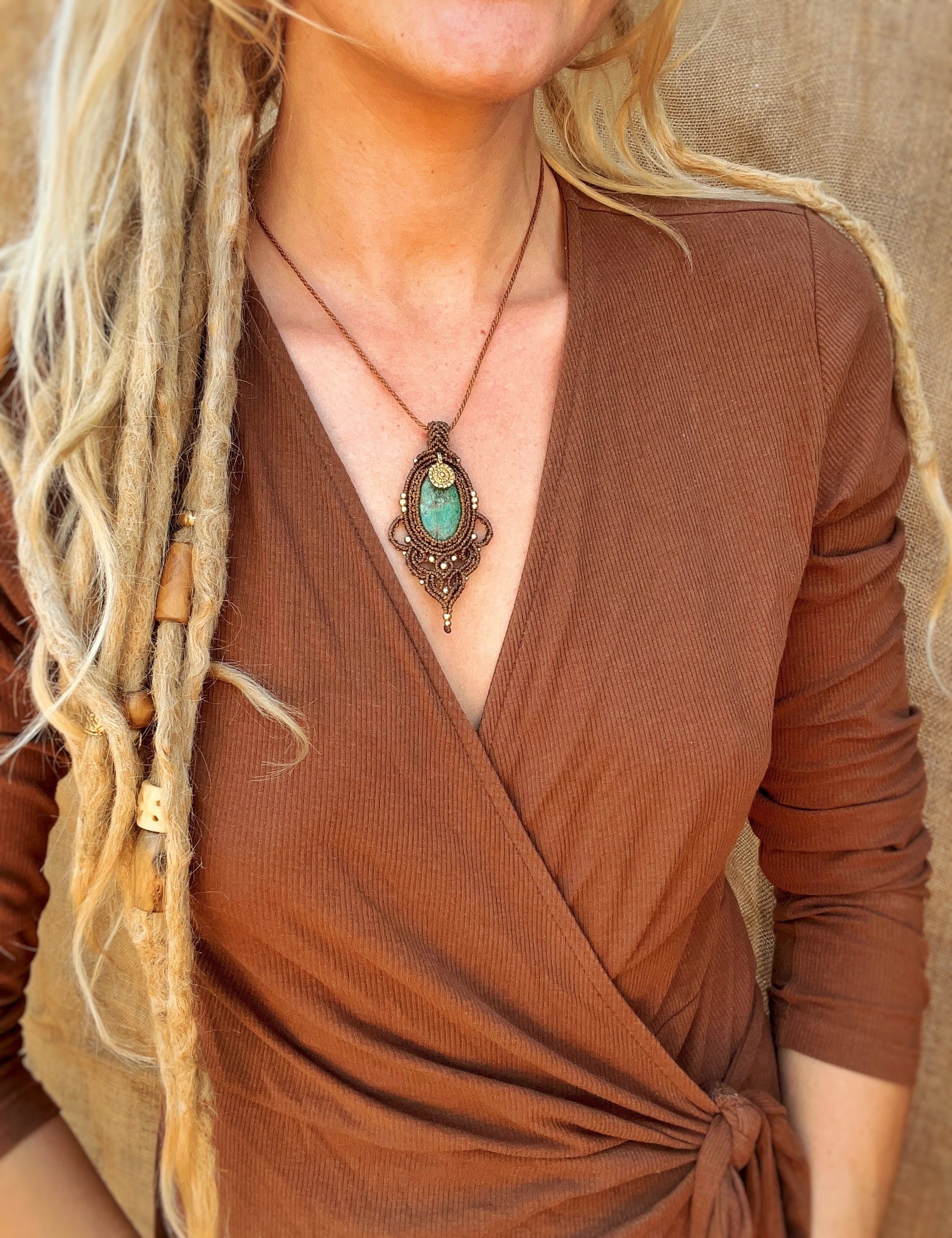 Cute boho pendant | Ornamental macrame pendant | crystal necklace | gemstone necklace | yoga necklace