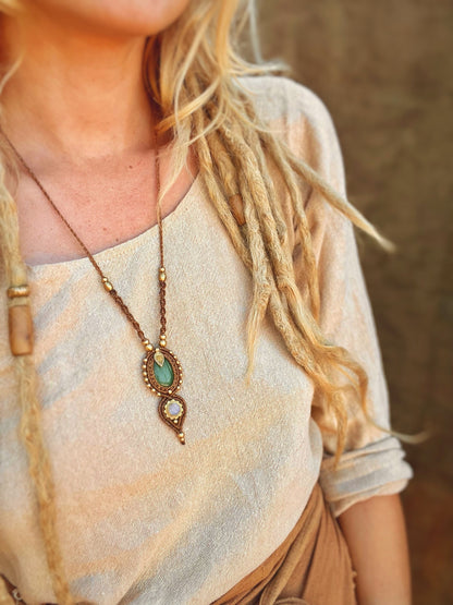 Bohemian gemstone pendant | Aventurine and Moonstone pendant | Macrame pendant | Boho necklace | gemstone necklace