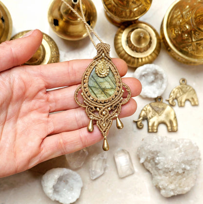 Labradorite pendant | Boho macrame pendant | Labradorite necklace | bohemian necklace | Gypsy necklace