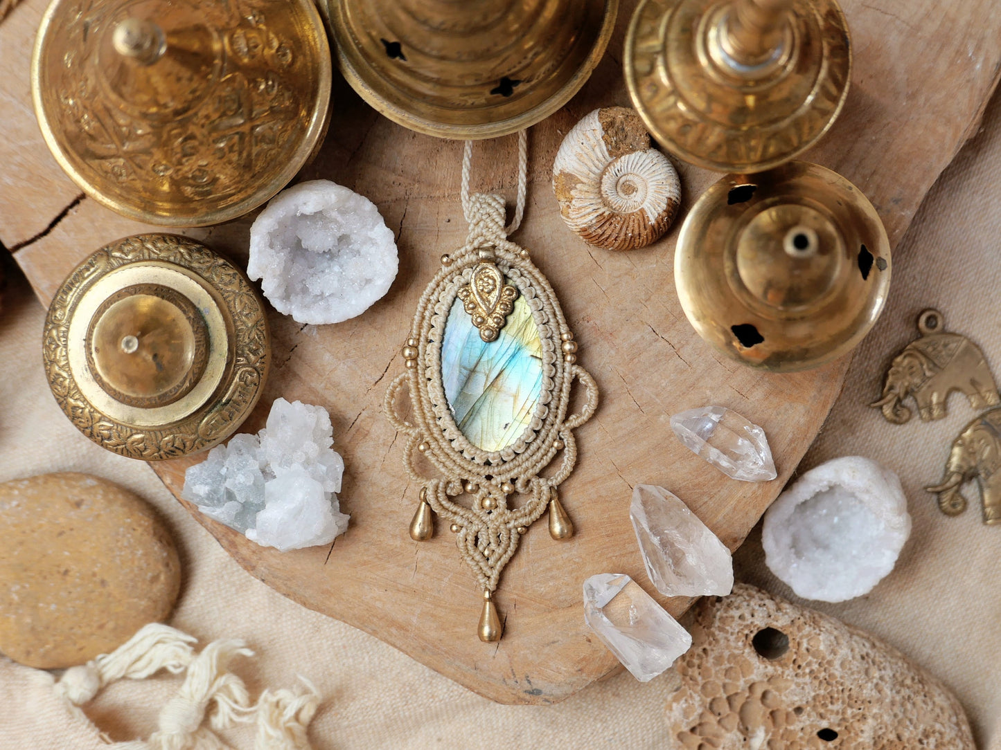 Labradorite pendant | Boho macrame pendant | Labradorite necklace | bohemian necklace | Gypsy necklace