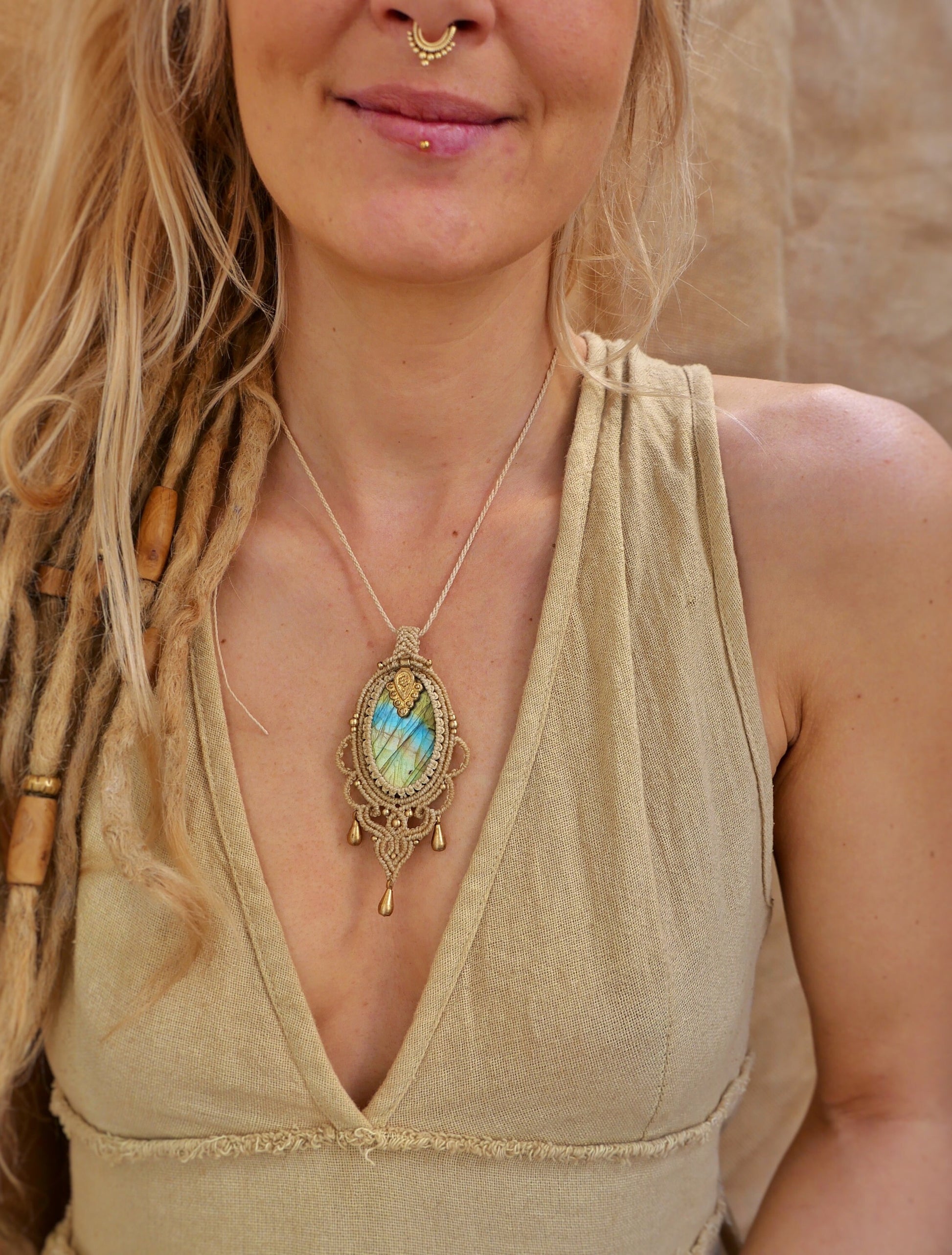 Labradorite pendant | Boho macrame pendant | Labradorite necklace | bohemian necklace | Gypsy necklace