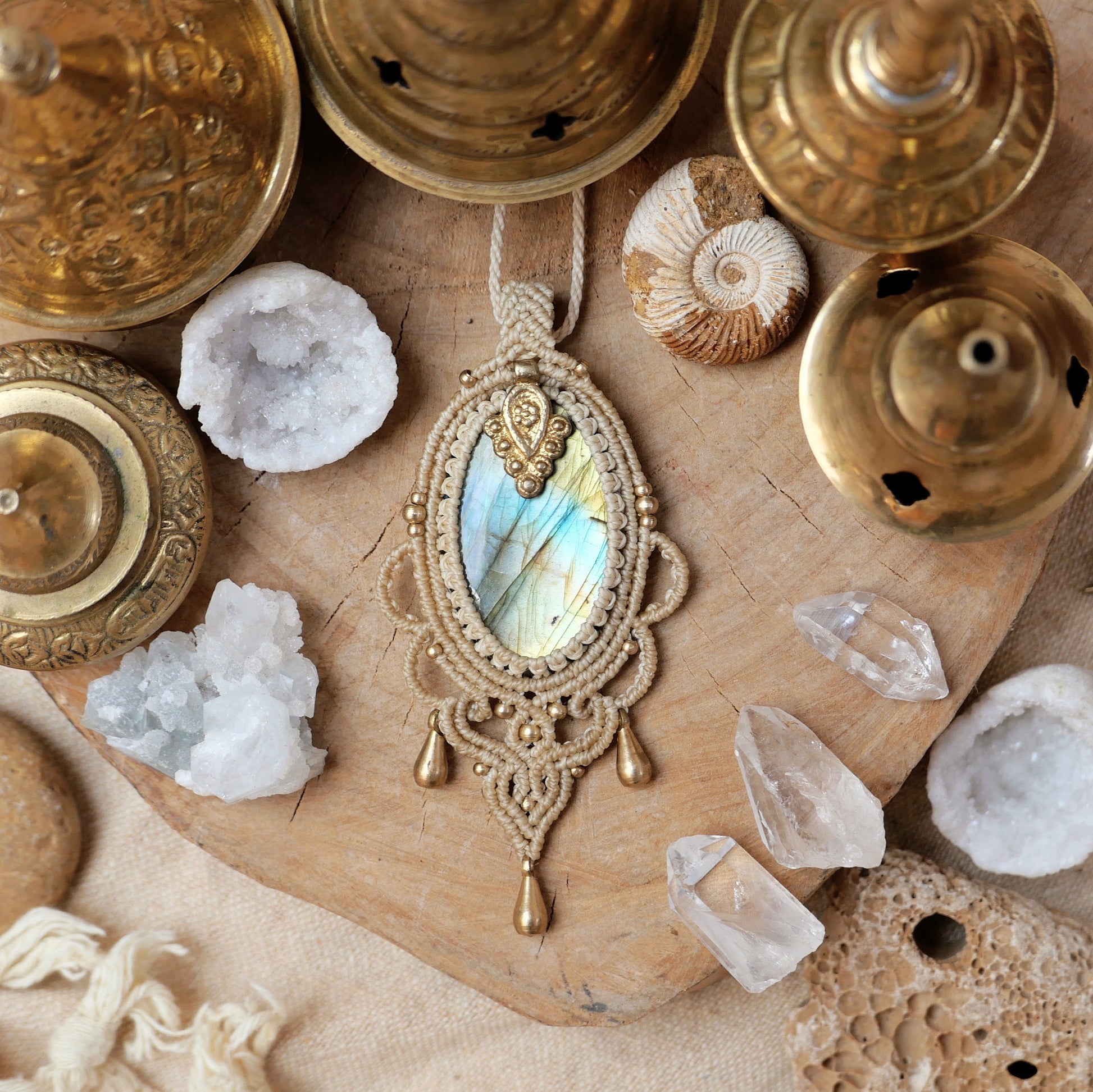 Labradorite pendant | Boho macrame pendant | Labradorite necklace | bohemian necklace | Gypsy necklace