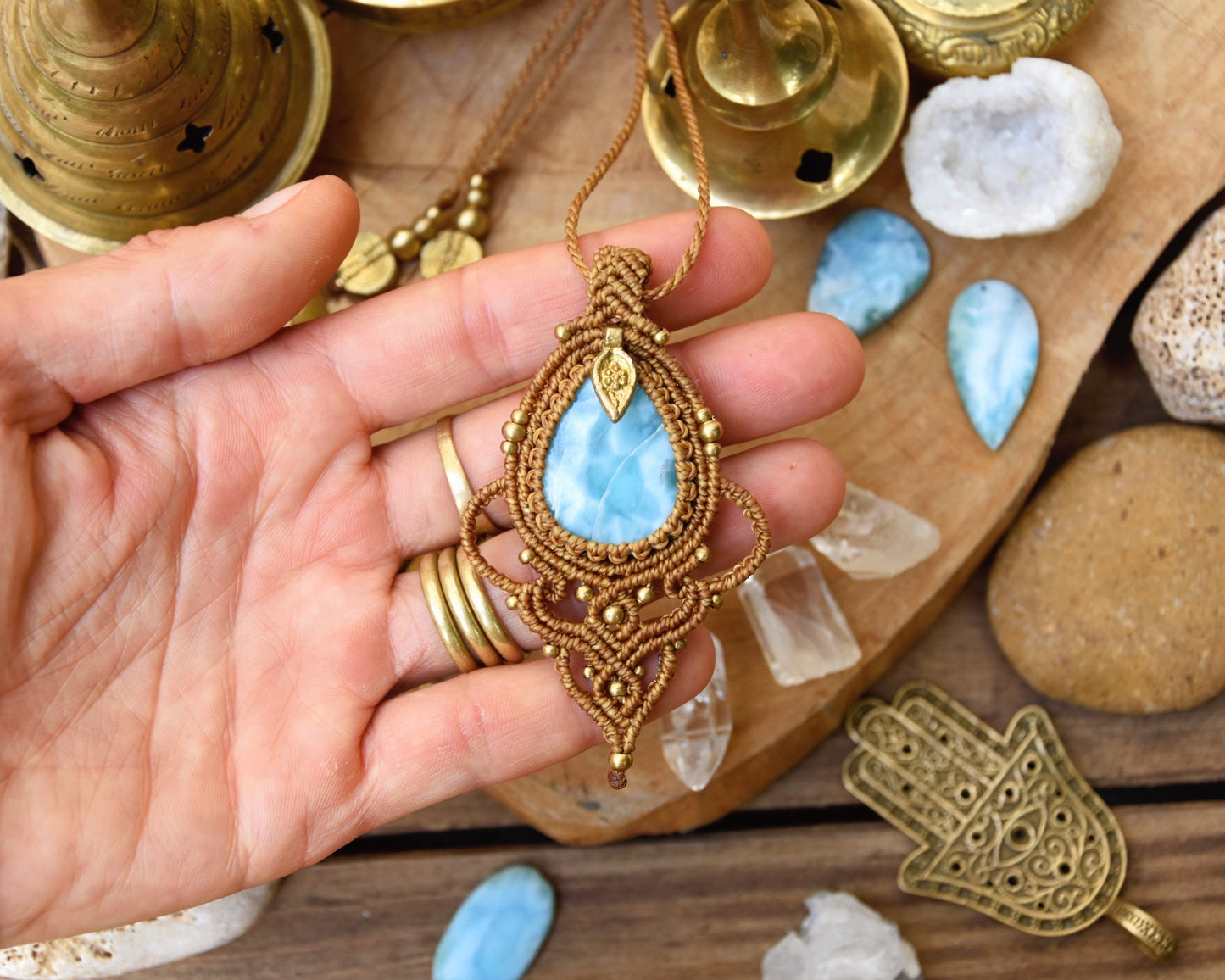 Femine boho necklace | boho macrame pendant | Boho crystal pendant | Alternative pendant | Ethnic Larimar pendant