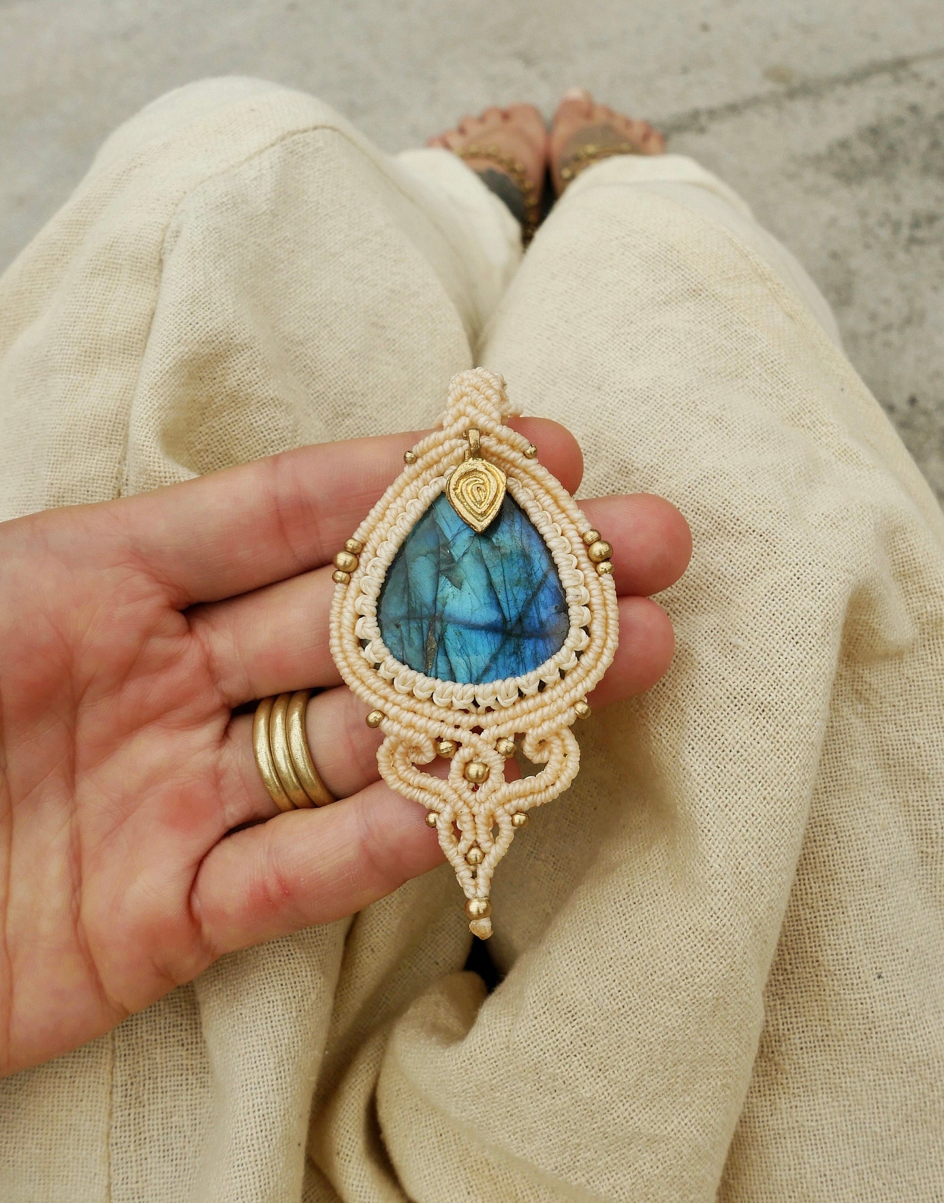 Blue Labradorite macrame pendant | Large gemstone amulet | Large boho pendant | Goddess pendant