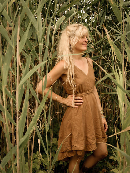 Romantic boho dress with a high low design and a waist strap | Rust