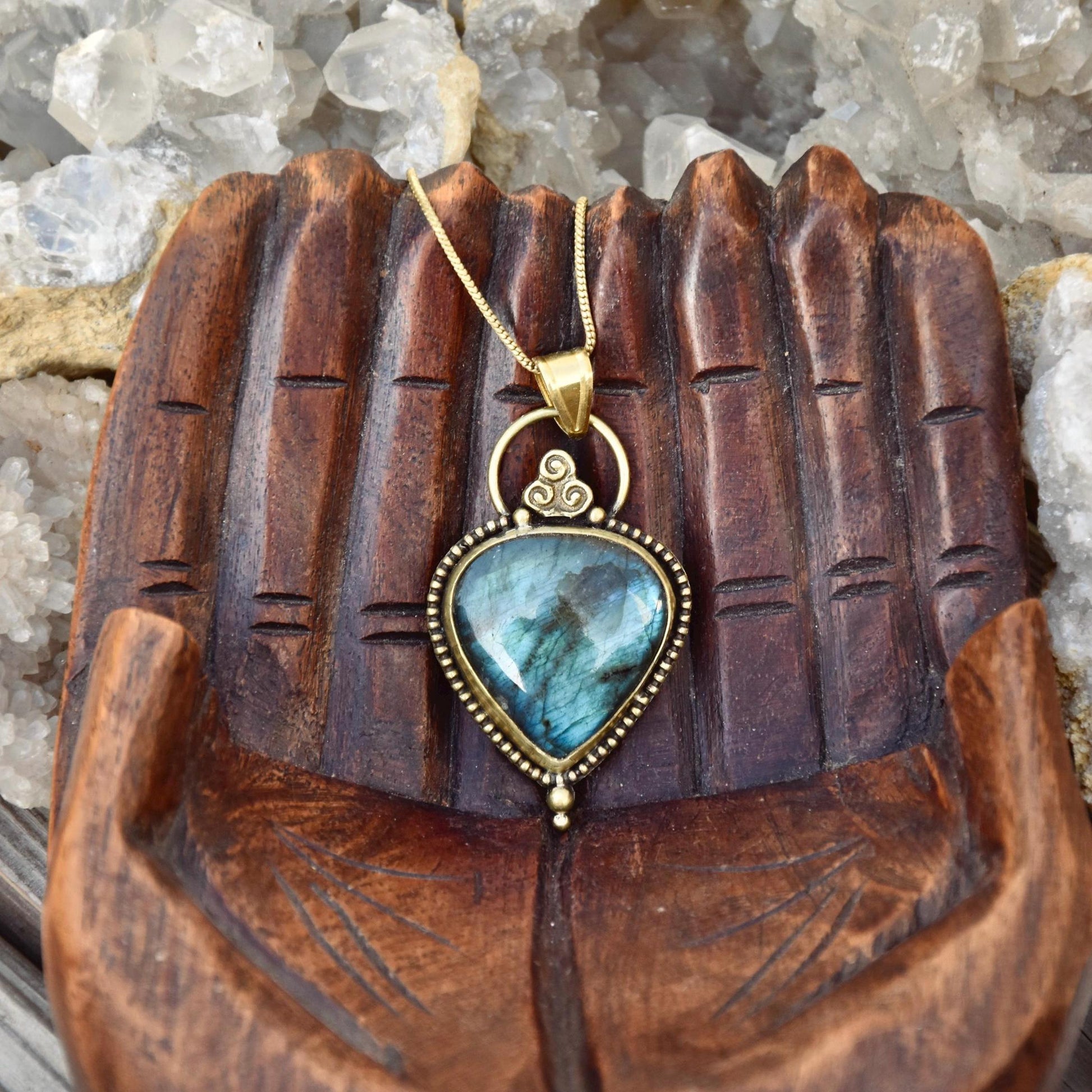 Triskele necklace | Dreamy necklace | Gold talisman necklace | Labradorite necklace | Tribal pendant | Brass gemstone pendant