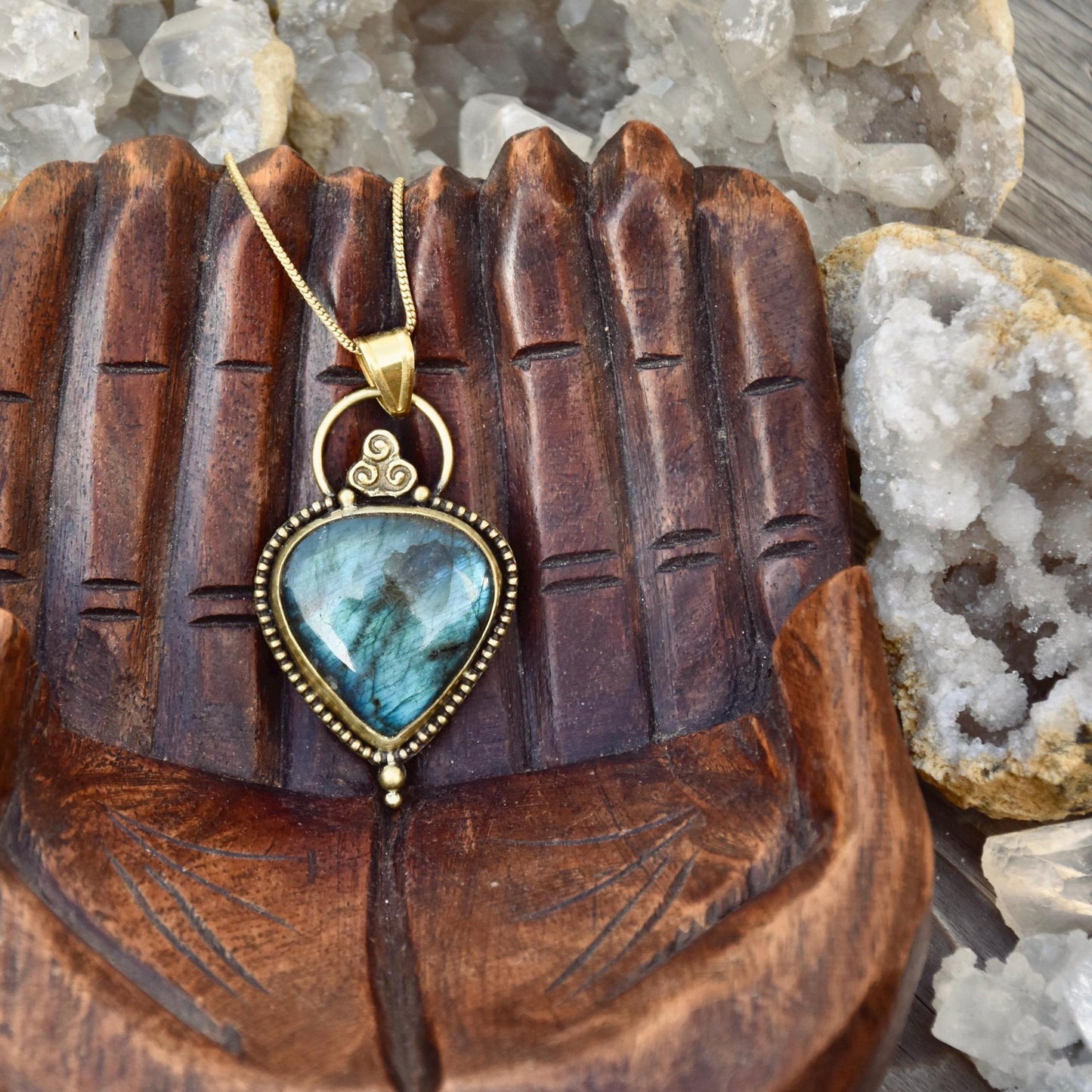 Triskele necklace | Dreamy necklace | Gold talisman necklace | Labradorite necklace | Tribal pendant | Brass gemstone pendant